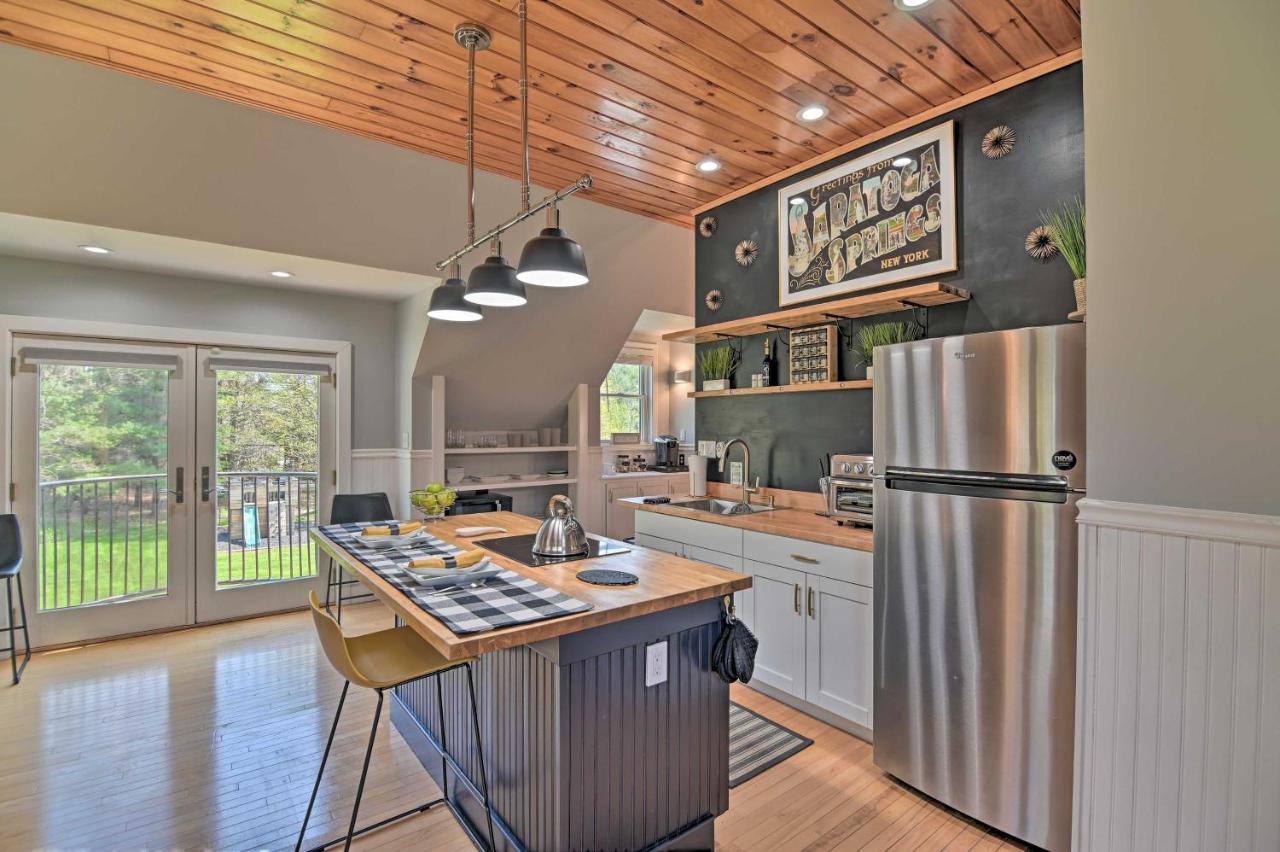 Stylish Studio With Fireplace About 3 Mi From Dtwn! Saratoga Springs Exterior photo
